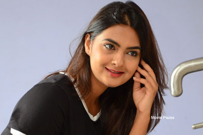 neha-deshpande-stills-at-vaadena-teaser-launch